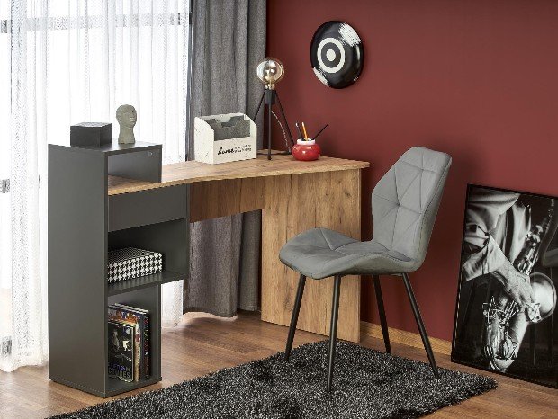biurko i krzesło biurowe